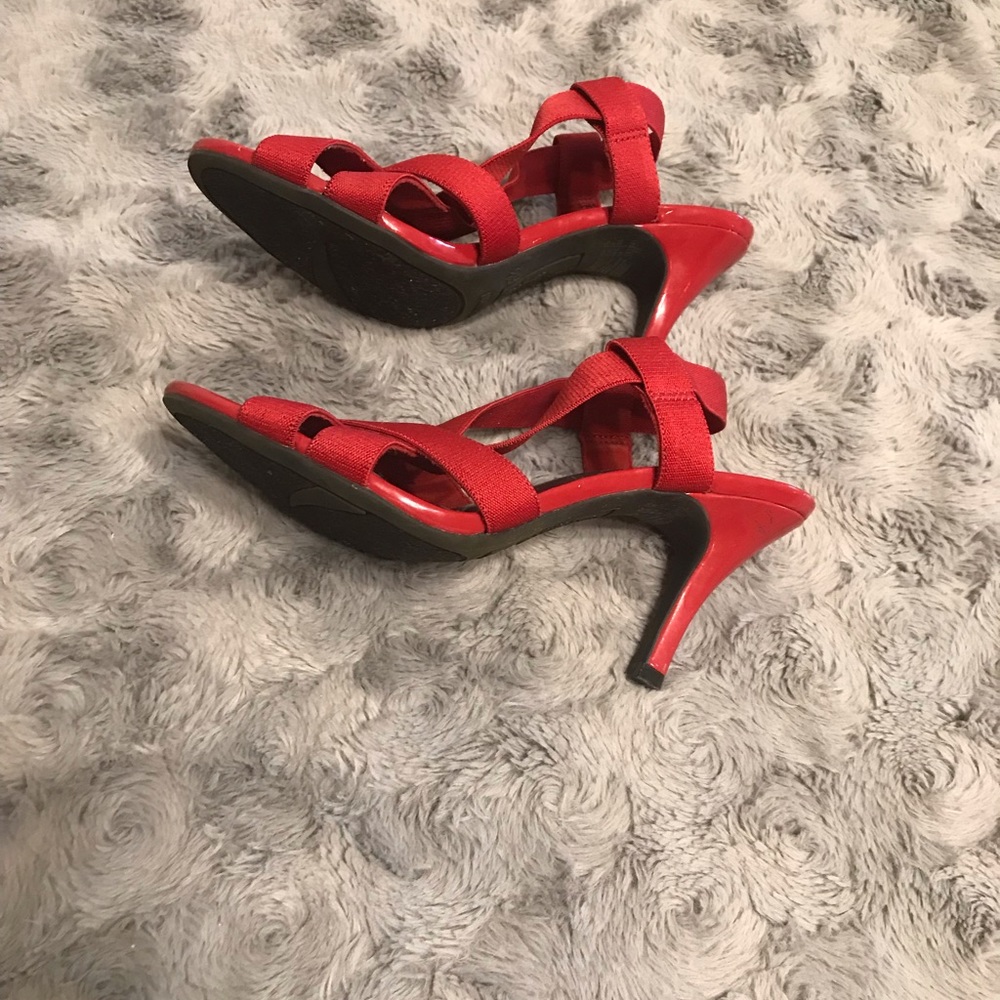 Red Heels - Picture 3 of 6